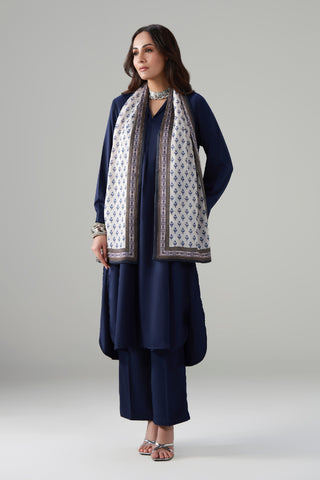 Blue Stole, made from Crinkle Silk, is a printed stole, featuring the words of Mir Taqi Mir calligraphed throughout.