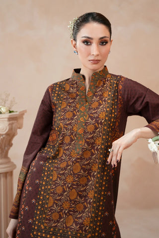 Manto's ready to wear plum lawn Zuri kurta with Urdu calligraphy of poetry by Nida Fazli