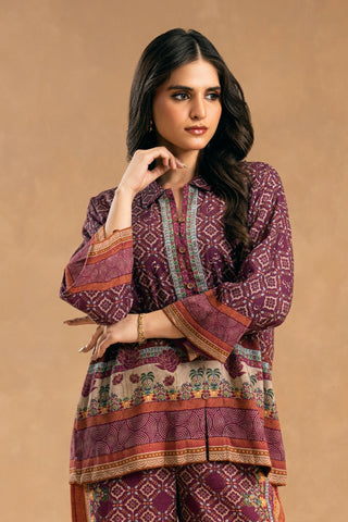 Azka Co-Ord Set is a 2-piece set. Featuring a short shirt, paired with straight trousers 