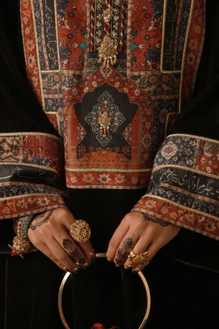 Khumar Velvet Set