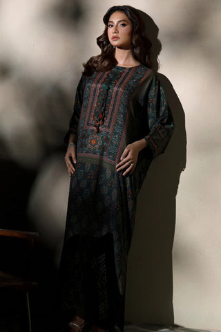 Manto's Alira long length Kaftaan in shades of forest, paired with straight pants. 