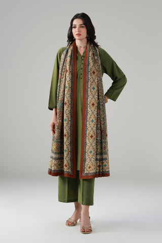 Printed odhni featuring the words of Behzad Lucknavi calligraphed throughout.