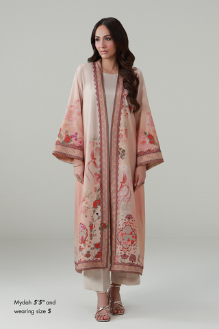 Gulaal Shrug, made from crepe, features the words of Hafeez Jalandhari calligraphed.