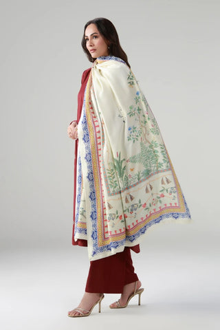 Printed viscose odhni featuring the words of Allama Iqbal calligraphed throughout.