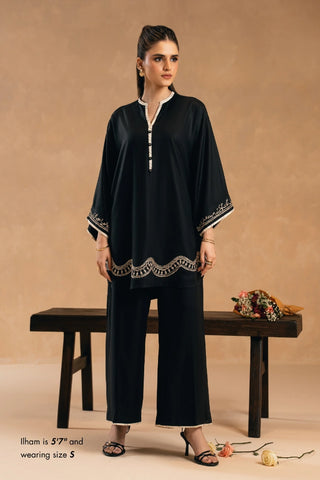  Lina Co-Ord Set is a 2-piece set made using dobby crepe featuring the words of Haidar Ali Aatish 