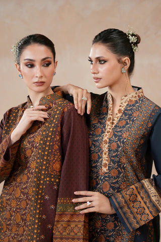 Manto's ready to wear teal lawn Zuri kurta with Urdu calligraphy of poetry by Nida Fazli