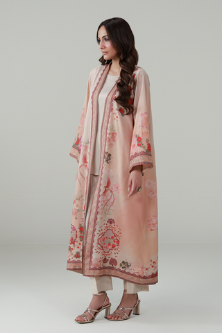 Gulaal Shrug, made from crepe, features the words of Hafeez Jalandhari calligraphed