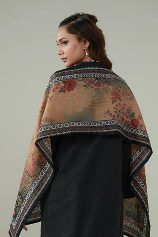 Zard Stole is made from crinkle silk in yellow color and features urdu calligraphy throughout