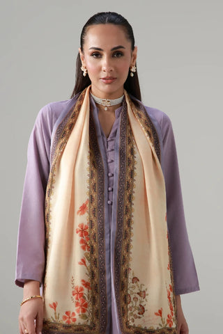 Rehguzar Stole is made from crinkle silk and is calligraphed with the words of Nida Fazli throughout