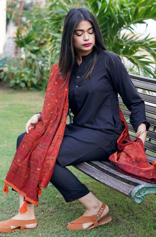 Shopmanto, wear manto, manto clothing brand, manto pakistan, ladies clothing brand, urdu calligraphy clothing, wearmanto women's collection, wash n wear lucknow style, 2 piece solid jet black colour kurta and pajama, 2 piece collarless kurta and pajama