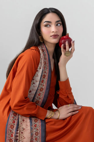 Printed Beige stole made from Crinkle Silk, calligraphed with the words of Kaifi Azmi throughout.