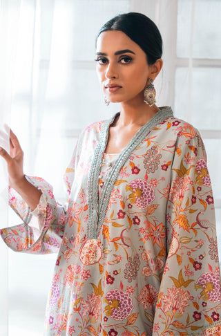 Shopmanto, wear manto, manto clothing brand, manto pakistan, ladies clothing brand, urdu calligraphy clothing, wear manto women ladies lawn kurta for spring summer, manto one piece lawn sage and fuchsia gulnaar kurta for women, spring summer season, lawn collection