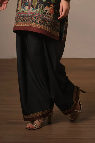 2-piece set made using Blended Cambric in green colour