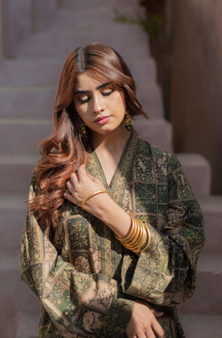 Shopmanto, wear manto, manto clothing brand, manto pakistan, ladies clothing brand, urdu calligraphy clothing, Manto royal green Women jacquard jugnu Kurta with Urdu Calligraphy, Manto Winter Collection, manto jacquard collection