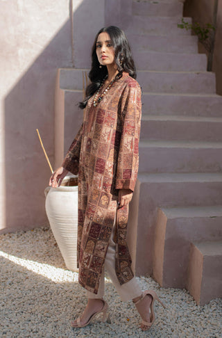 Shopmanto, wear manto, manto clothing brand, manto pakistan, ladies clothing brand, urdu calligraphy clothing, Manto antique maroon Women jacquard jugnu Kurta with Urdu Calligraphy, Manto Winter Collection, manto jacquard collection