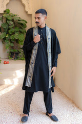 Shopmanto, wear manto, manto clothing brand, unisex cape shawl, cape shawl, men cape shawl, women cape shawl, capes, shawl, winter wear, eastern, western, urdu calligraphy on the cape shawl, cape in black, zamana cape, men outerwear, women outerwear, zamana cape black and olive green, manto capes, manto shawl