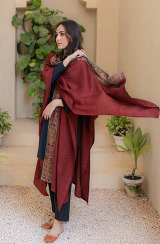 Shopmanto, wear manto, manto clothing brand, unisex cape shawl, cape shawl, men cape shawl, women cape shawl, capes, shawl, winter wear, eastern, western, urdu calligraphy on the cape shawl, cape in maroon, talaash cape, men outerwear, women outerwear, talaash cape maroon and green, manto capes, manto shawl