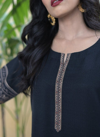 Shopmanto, wear manto, manto clothing brand, manto pakistan, ladies clothing brand, urdu calligraphy clothing, manto black jacquard taj mahal two piece co-ord set with urdu calligraphy and story of mumtaz and shah jahan, manto winter collection, manto jacquard collection, jacquard kurtas