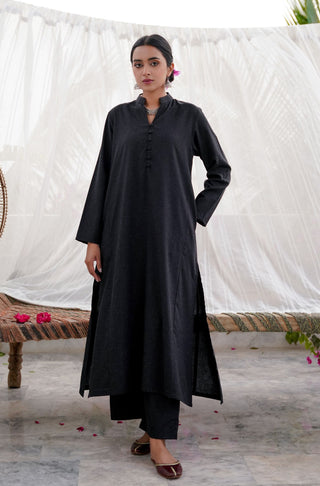 Shopmanto, wear manto, manto clothing brand, manto pakistan, ladies clothing brand, urdu calligraphy clothing, manto black kalidaar 2 piece solid co-ord set