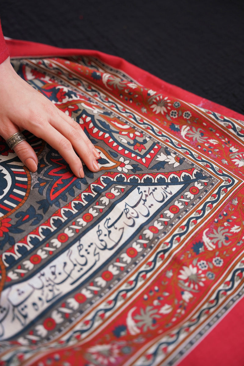 Talaash Odhni - Beige & Red