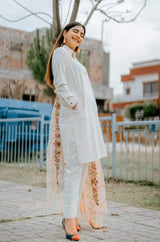 Hira Ateeque Bleeh wearing Pakistani Mardana Dress WearManto  in white colour with Sherwani Collar