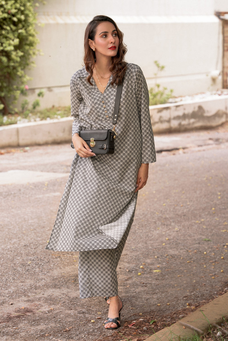 Black & White- Manto Blocks Co-Ord Set